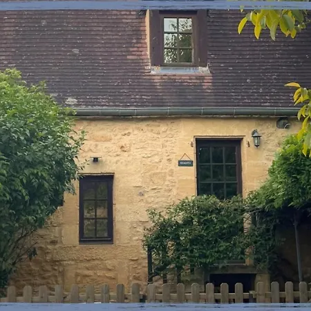 Charming 1-2p With Terrace On Domain - L'iris Σπίτι διακοπών
